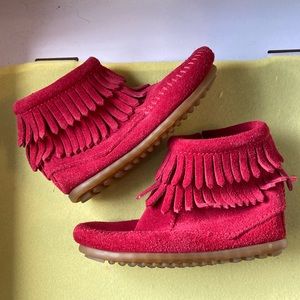 Minnetonka double fringe side zip boot